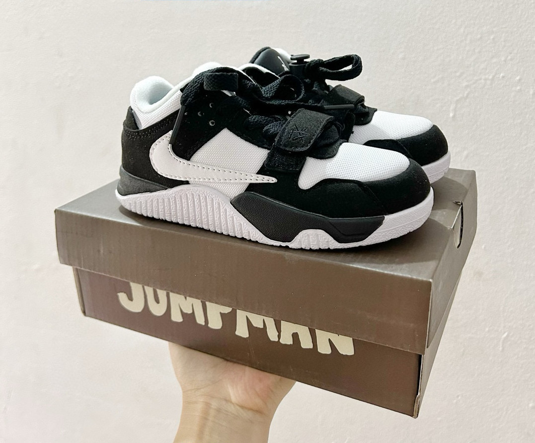 Youth Running Weapon Travis Scott x Jordan Jumpman Jack TR White/Black Shoes 016